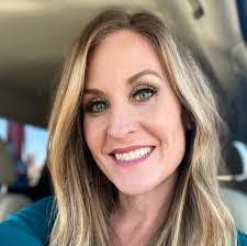 Donna Barna's Instagram, Twitter & Facebook