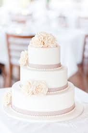 Elegant Wedding Cake With Pearls And Floral Wedding Cake Simple Elegant Simple Wedding Cake Wedding Cakes Vintage