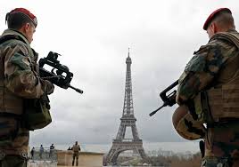 Δυσοίωνες προβλέψεις για το κόμμα μακρόν. Moydiasmenh H Gallia Oi Polites Sta Spitia O Stratos Stoys Dromoys Vid Libre