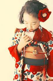 七五三 女の子の袴 伝統的な着物 伝統的な服 子供 着物