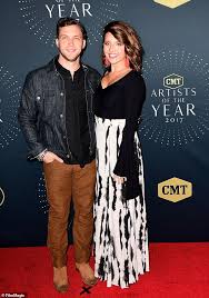 Phillips was born in leeds, west yorkshire. Phillip Phillips Welcomes Son Into The World With Wife Hannah Our Prayers Were Answered Express Digest