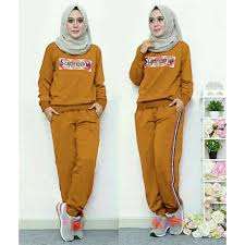 Baju olahraga wanita muslimah terdiri dari atasana kaos muslimah bawahan rok celana muslimah. Setelan Olahraga Muslim Wanita Baju Senam Remaja Dewasa Believe Bms 03 Merah Silver S Setelan Gym I Shopee Indonesia