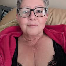 Fator Fans--some big news. Starting at tonight's anniversary show we have  two music legends joining the cast. King of Pop "Michael Jackson" and Paul  McCartney. Michael will sing his greatest hits, Paul