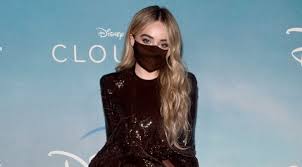Fin argus, сабрина карпентер, мэдисон айсман и др. Sabrina Carpenter Clouds Premiere At The Disney Drive In Festival In Santa Monica Page 2 Of 8 Yoohtoob