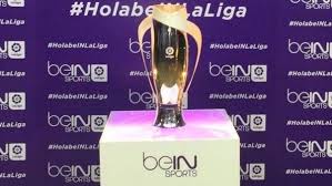 Real madrid were the defending champions, having won their 31st la liga title in the previous season. Why Were Real Madrid Players Presented With What Looked Like A Miniature Version Of The Actual Liga Trophy Is That What The Trophy Looks Like Now Quora