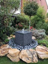 Springbrunnen garten gartenschädlinge garten pflanzen brunnen garten gartengestaltung traumgarten sprudelstein pflanzideen. Https Xn Brunnenknig Yfb De De Wasserspiel Set Wuerfel Granit 50 Springbrunnen Inkl Pumpe Becken