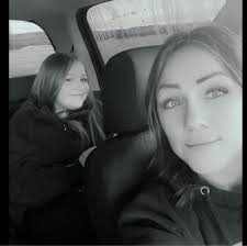 What are good nail places in Watford City area?