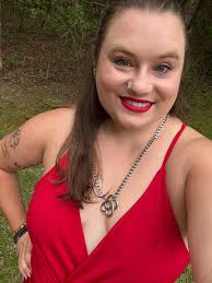 Hi I hope someone can help…. I wanted a nice photo of my 2 dogs to gift and  paid a lady