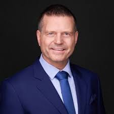 Andrea Inglis's Instagram, Twitter & Facebook