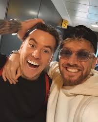 Aww I love this photo! Look how happy danny is🫶🏻💛