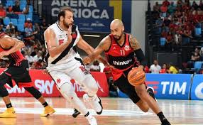 Sou torcedor do são paulo desde que me entendo por gente, acompanho o nbb a alguns anos e o basquete do são paulo desde que foi anunciado o retorno da. Basquete Flamengo Vence O Vasco E Segue Como Lider Do Nbb