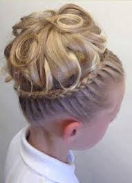 Réalisez des coiffures avec vos chignons de mariage avec vos bijoux et accessoires cheveux. Modeles De Coiffures Mi Longs Cheveux S