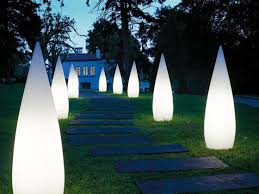 Kanpazar 80a B C Free Standing Lights From B Lux Architonic Modern Outdoor Lighting Contemporary Outdoor Lighting Landscape Lighting Design