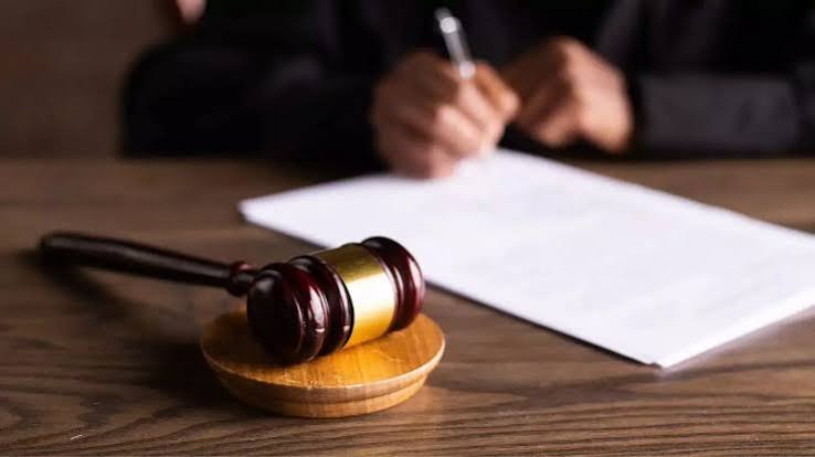 POCSO एक्ट में पति को मिली 20 साल की सजा, हाईकोर्ट ने कर दी रद्द, डीएनए रिपोर्ट भी साबित नहीं कर पाई जुर्म - high court canceled the 20 year sentence under pocso act you will be shocked to know whole matter - Navbharat Times