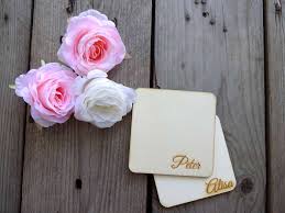Darf tante erika bei onkel robert sitzen, und wo bitte sollen ein festlicher tisch gehört zur hochzeit wie die braut, und die tischkarte gehört zum tisch. Tischkarten Hochzeit Mal Anders Bildergalerie Mit Kreativen Ideen