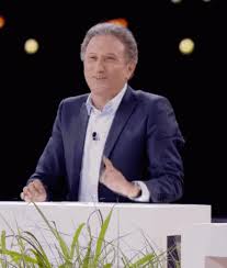 Michel drucker déclare en 1994 que « dans le registre de la chanson populaire de qualité … michel est le successeur naturel de charles [ cit. Michel Drucker Gif Micheldrucker Discover Share Gifs