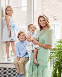 Prinzessin madeleine von schweden hat sich rar gemacht, nicht nur durch ihren umzug nach florida, sondern auch jetzt aber verschickte die prinzessin dankeskarten für prinzessin adriennes taufe. 630 Prinzessin Leonore Prinz Nicolas Und Prinzessin Adrienne Von Schweden Ideen In 2021 Prinzessin Schweden Prinz
