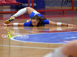 Elena pietrini is a famous volleyball player, who was born on march 17, 2000 in italy. Elena Pietrini Contorsionista O Pallavolista Il Facebook