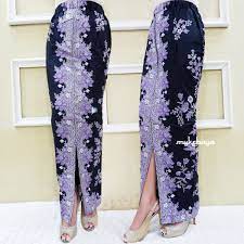 Model baju dengan belahan samping dan kanan juga sering dijadikan model muslimah. Rok Span Katun Batik Motif Belah Depan Rok Span Panjang Bawahan Rok Modern Murah Adem Shopee Indonesia
