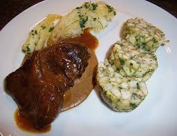 Geschmorte Kalbsbackchen Auf Steinpilzschaum Chefkoch Hauptspeise Rezepte Schmoren