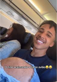 Menino Fugitivo Cai de Avião: Tragédia no Céu