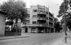 Siminică (simion avram pe numele real) locuieşte pe şoseaua ştefan cel mare, nu departe de circ. Strada Viitor Intre Soseaua Stefan Cel Mare Si Piata Galati Bucurestiul Meu Drag