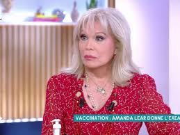 Скачай amanda lear queen of chinatown (with love 2008) и amanda lear blood and honey (i am a photograph 1977). 2021 Sexism On Television How Amanda Lear Escaped The Grip Of Silvio Berlusconi Current Woman The Mag