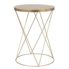 Round Matt Gold Metal Side Table On Maisons Du Monde Take Your Pick From Our Furniture And Acc Mesa Auxiliar Redonda Decoracion De Mesa Auxiliar Mesa Lateral