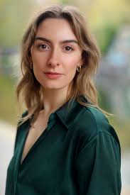 Florence Dobson's Instagram, Twitter & Facebook