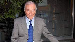 Piero angela ha presentato a trento la terza edizione di «costruire il futuro», il percorso formativo ideato dal noto giornalista e divulgatore scientifico per avvicinare i giovani studenti degli istituti. Piero Angela Giovani Troppo Distratti Dagli Smartphone Serve Voglia E Tempo Per Informarsi Bene La Repubblica