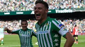 El real betis se da un festín goleador ante la as roma en el último partido amistoso previo al comienzo de la com. Was Fur Ein Spieler Joaquin Spielt Auch Noch Mit 40 Fur Betis Kicker
