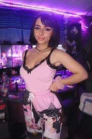 Muatori's wild side - pure temptation on Babepedia