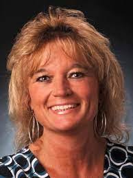 Pam Layton's Instagram, Twitter & Facebook