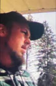 🚨 Beware of Everest Tree Service 🚨 We've recently helped two local  customers who were unfortunately taken advantage of by Everest Tree  Service. Their work was subpar, leaving our neighbors—many of them