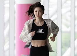 Главная кинодеятели / чжи юн хо / ji yoon ho / 지윤호 / ji yoon ho. ê¹€ì—°ì•„ ë¸Œë¼í†± ë ˆê¹…ìŠ¤ ìž…ê³  ëŸ¬ë‹ì¤' ì—¬ì „í•œ ë³µê·¼ ê¹œì§ ë¨¸ë‹ˆíˆ¬ë°ì´