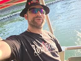 HAPPY BIRTHDAY ULZE 🎁 Wir trinken auf den geilsten Typ, besten Bassist und  vor allem besten Freund! 🍻🍀