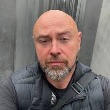 Can anyone advise if the Simple Minds gig is all seated. I have found  tickets for Section 008 Row HH or Section 002 Row V. Are these seated or  Standing?