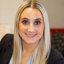 Amanda Michetti's Instagram, Twitter & Facebook