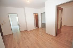 Von der einraumwohnung bis zur familienwohnung mit vier und mehr räumen finden sich hier wohnungen in delmenhorst, die sich im gemäßigten preisniveau befinden. 3 Zimmer Wohnung Zu Vermieten Nordenhamer Strasse 231 27751 Delmenhorst Bungerhof Mapio Net