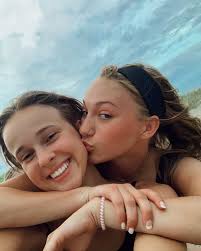 Anna Camille Fleeman (@annacamillefleeman) • Instagram फोटोहरू र भिडियोहरू