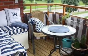 Balkoneinrichtung Mit Maritimen Flair Balkon Design Wohungsdekoration Balkon Gestalten