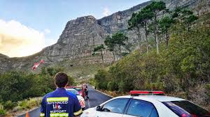 Hike on table mountain and you'll be rewarded with a good workout, an exceptional view (if the that said, a hike up table mountain should not be underestimated. Two Climbers Die While Abseiling Down South Africa S Table Mountain World News Sky News