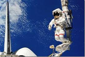 Resultado de imagem para fotos de astronautas en el espacio