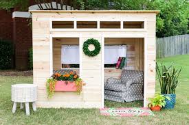 Spielhaus Fur Den Garten Selber Bauen Diy Anleitung Diy Garten Zenideen Kinder Spielhaus Garten Kinder Gartenhaus Diy Spielhaus