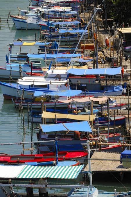 Fishing Boats in Mumbai Harbour Stock Image - Image of port, nautical: 29406725