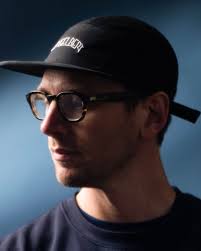 zurbaran.music presents our 1 hour set that includes 3 yet unreleased  Engelbert tracks! In the video you hear a unreleased Engelbert track, code  name Trials 🚀 Tracklist: @losless_official