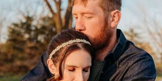 Kari Chamberlain's Instagram, Twitter & Facebook