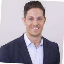 After 7.5 incredible years at LinkedIn and Microsoft, it's time for my next  play. This journey has been nothing short of transformative. I've had the  chance to work alongside some of the