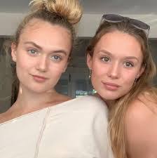 Molly Mullins's Instagram, Twitter & Facebook