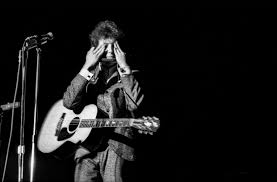 at stop after stop dylan played to hostile audiences enraged he had moved away from topical material and hired jerry schatzberg bob dylan best guitar players